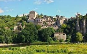 Agreable Maison Entre Riviere Et Centre Du Village Avec Piscine